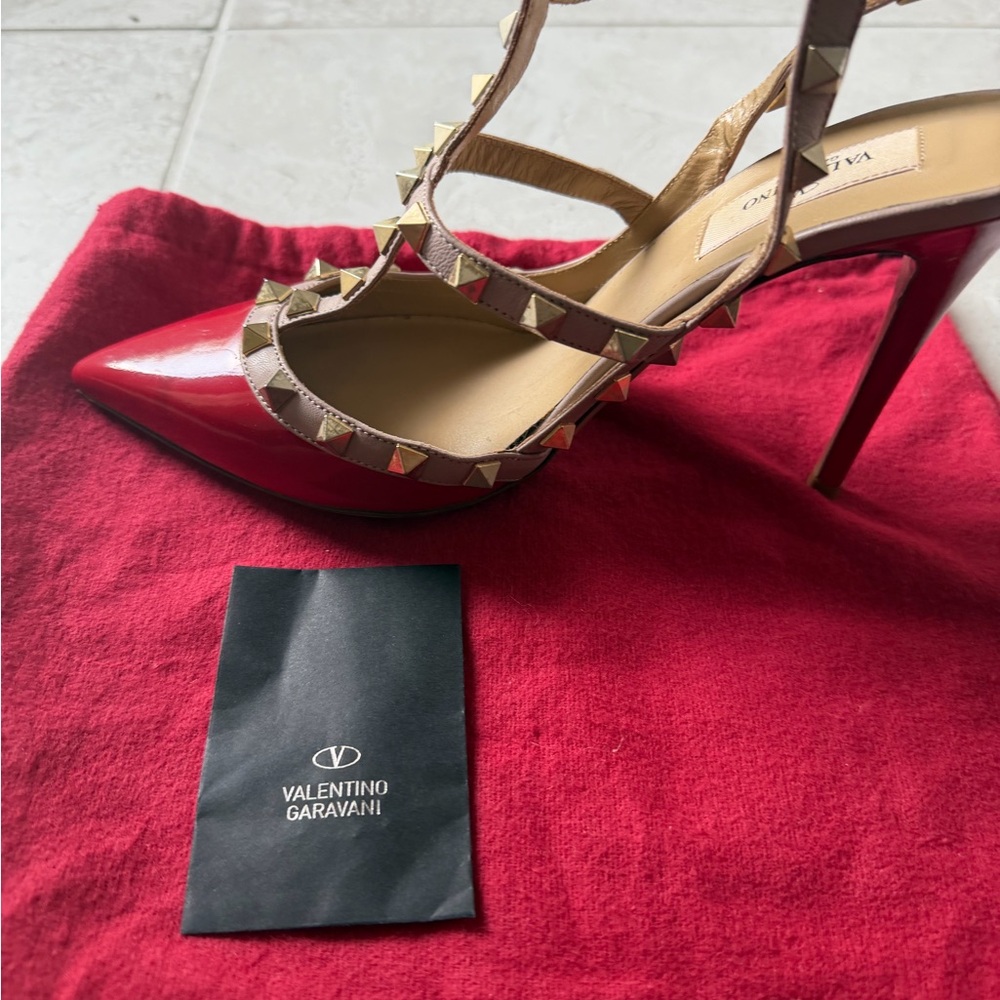 Valentino Garavani Red Patent Rockstud T-Strap Pumps with Nude Trim with bag - Picture 5 of 14